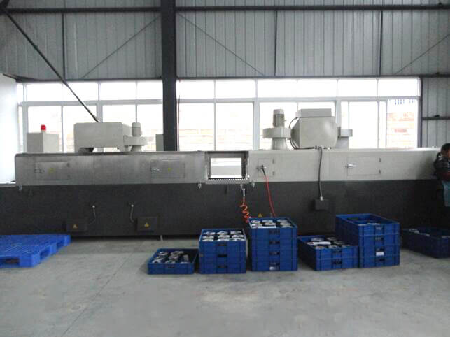 Cleaning and packing machine