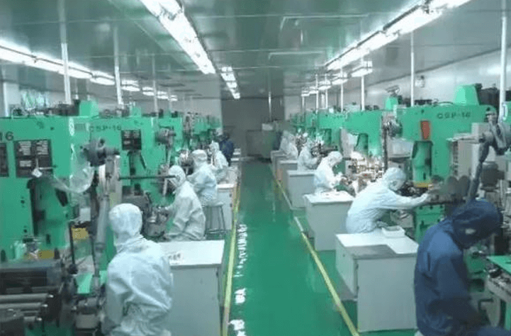 METAL STAMPING PARTS WORK FLOOR